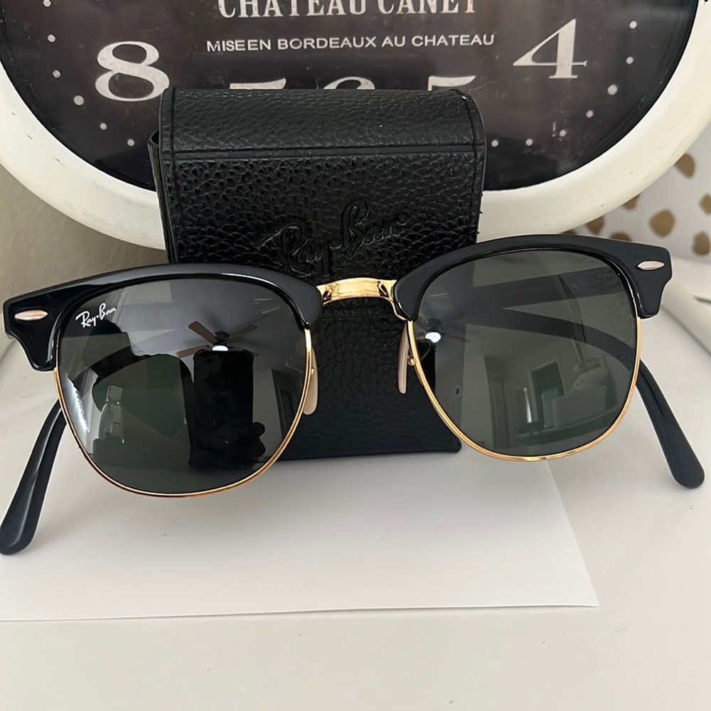 Ráy Ban’s foldable sunglasses with case